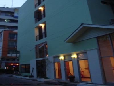 Kaset Guesthouse Банкок Екстериор снимка